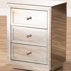 Mirrored 3-drawer Nightstands 