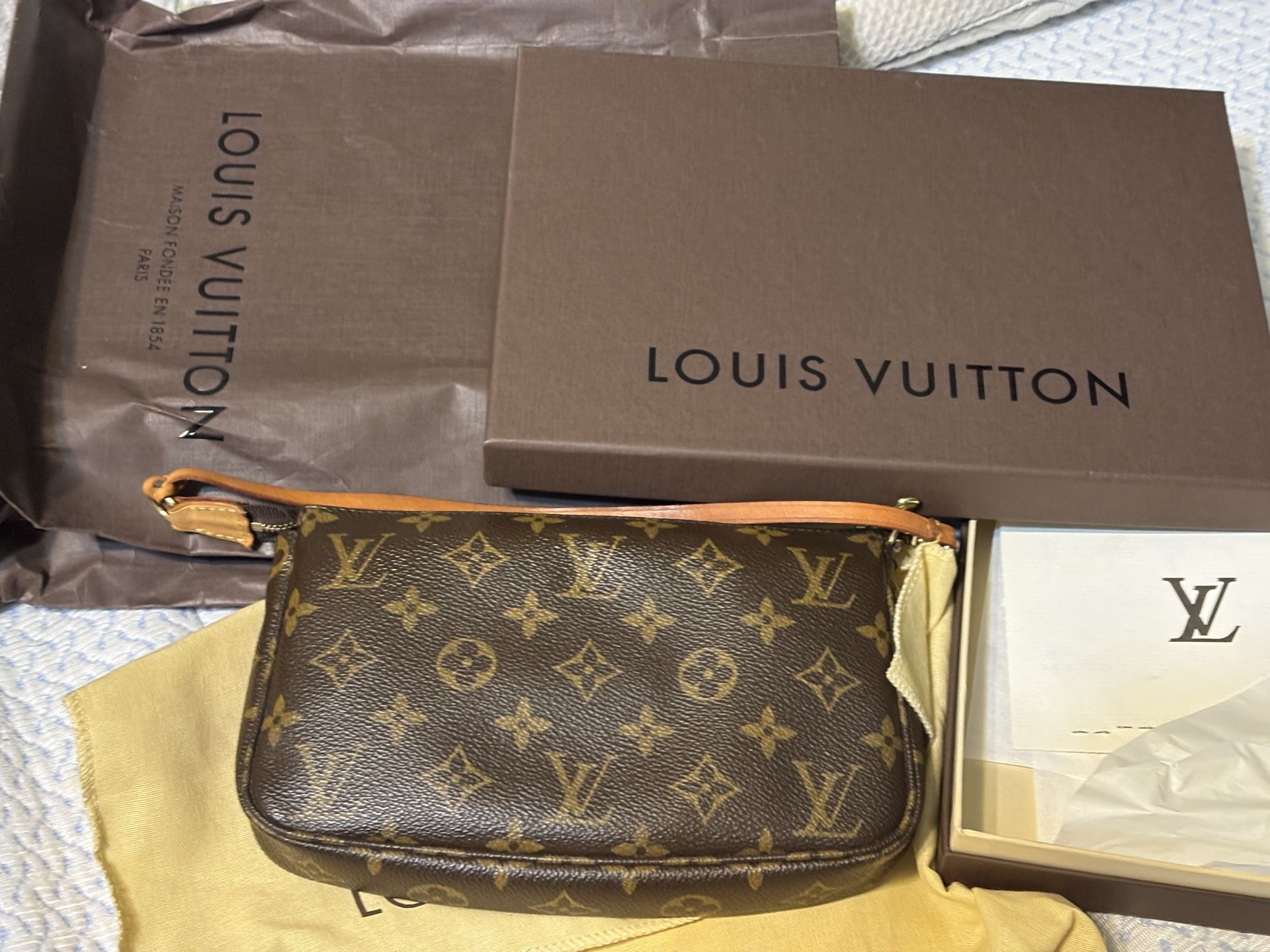 Louis Vuitton Pochette