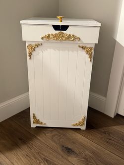 Beautiful trash can