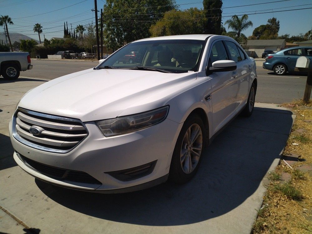 2014 Ford Taurus