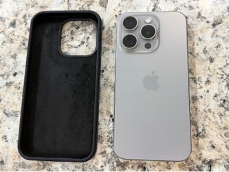 Apple iPhone 15 Pro - 256GB - Natural Titanium (UNLOCKED)