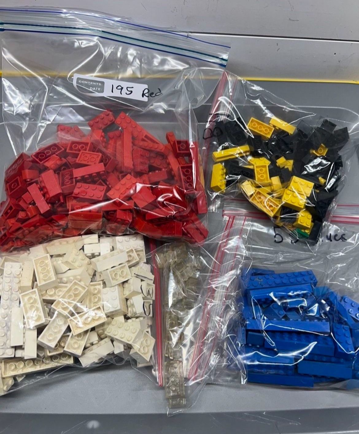 Vintage Legos 495 Pieces Different Colors