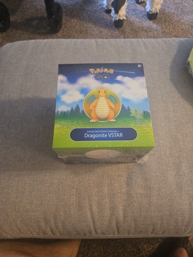 Pokemon GO Dragonite VSTAR Premium Deck Holder Collection