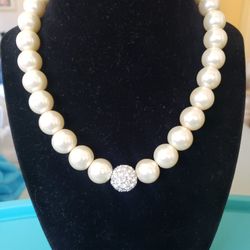 Faux Large Pearl Necklace with Rhinestone Center Bead 20" F10 