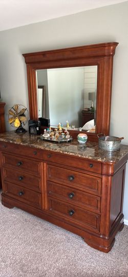 Bedroom set
