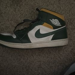 Heavily worn / dirty / no box Jordan 1 Mid “Sonics”