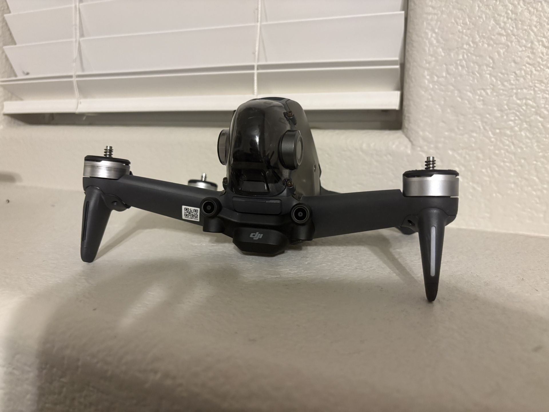 DJI FPV FLY MORE DRONE