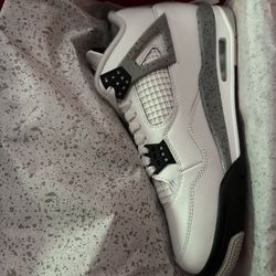 Jordan Retro 4 “Cement “