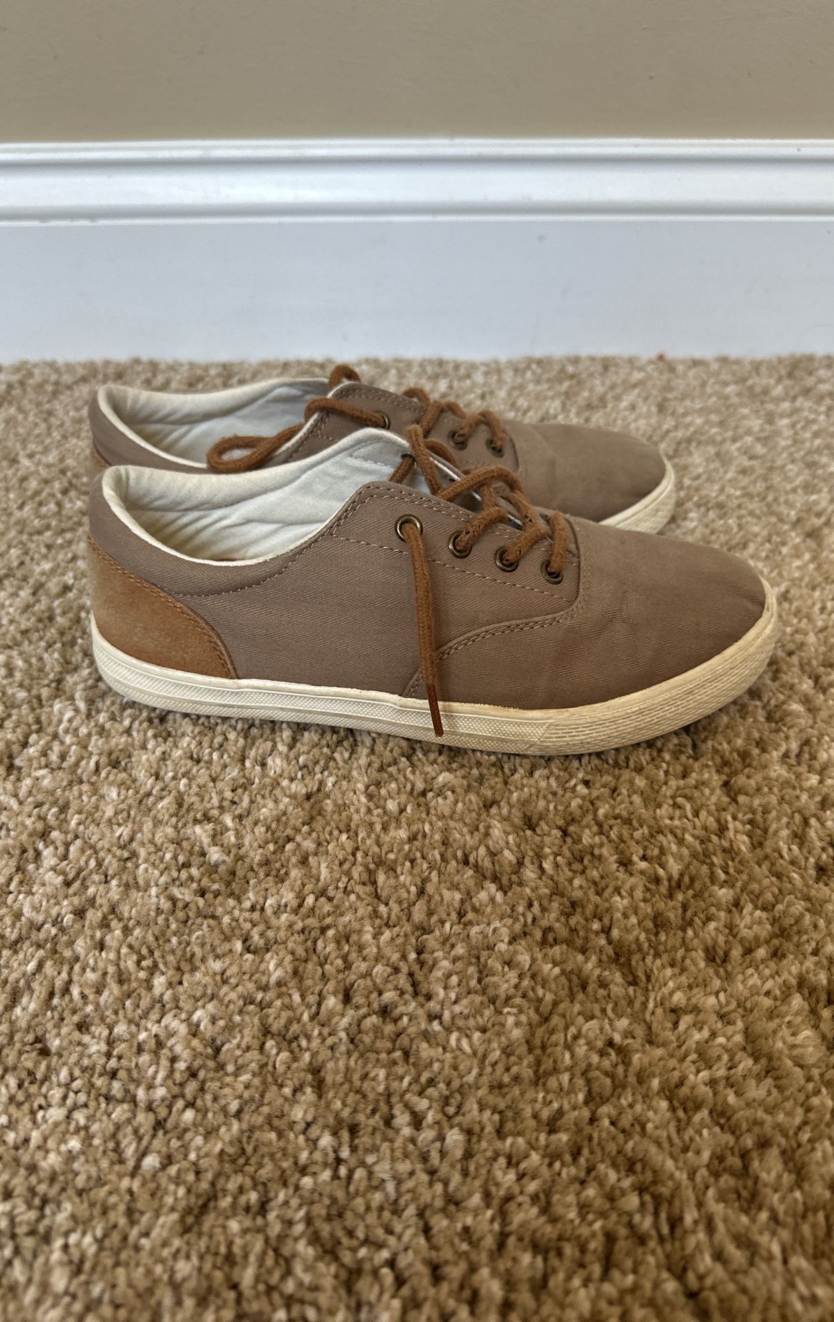 Big Boys Size 4 Brown Dress Sneaker