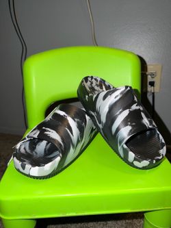 New NIKE Calm Slide