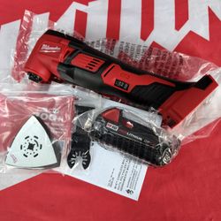 Milwaukee M18 18V Lithium-Ion Cordless Oscillating Multi-Tool with Battery.