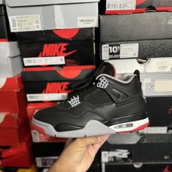 Jordan Bred 4 Reimagined size 9.5 VNDS