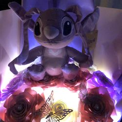 Stitch Rosita Con Flores Eternas 