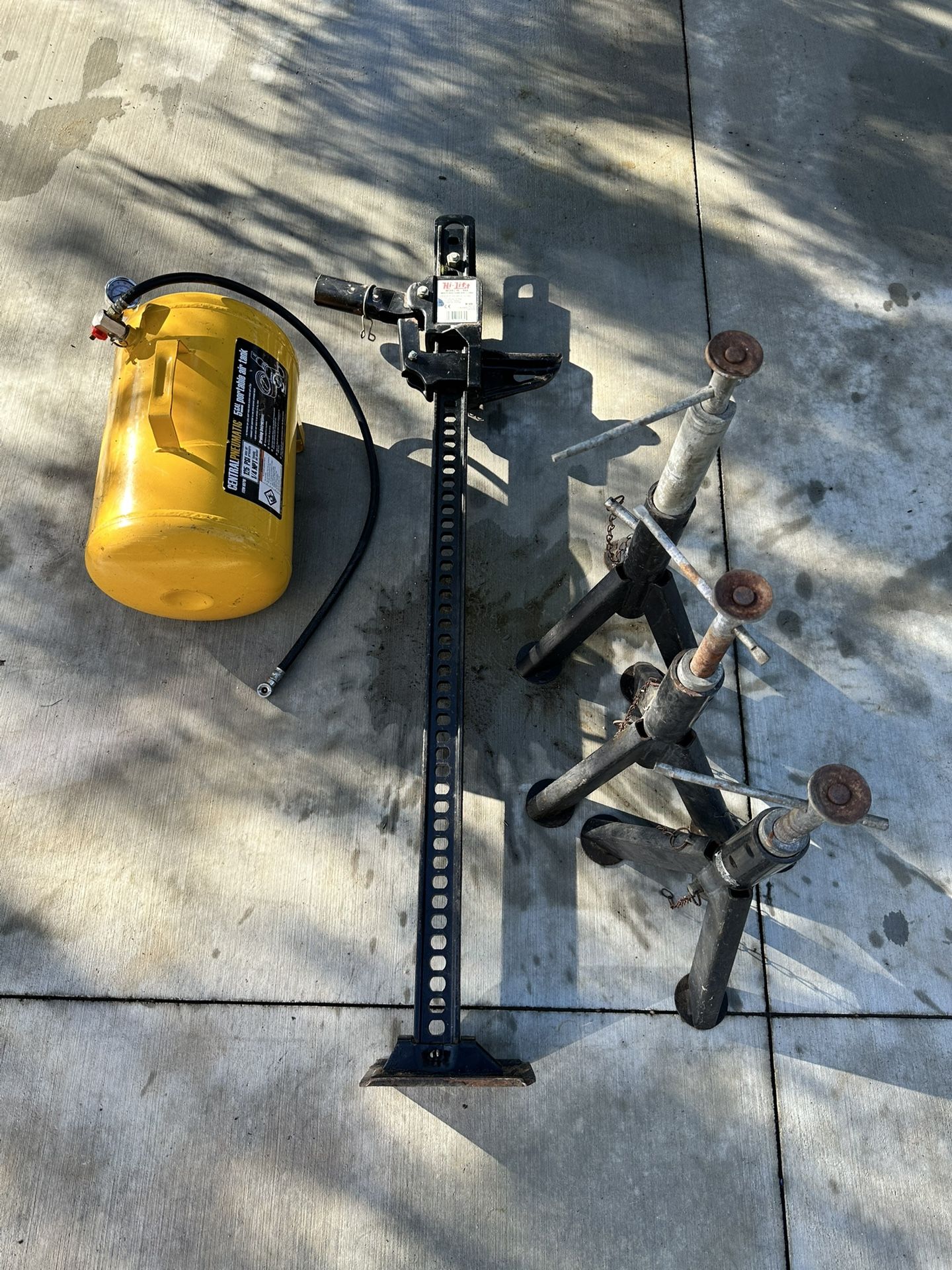 Off-road Jack, Jack Stands & Portable Air Tank $60 Pick Up Only