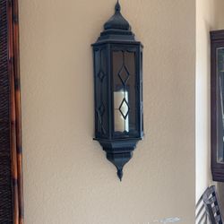 Set Wall Accent with candle