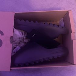 Yeezy Slides Onyx 