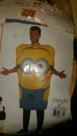 Minion Halloween costume for men