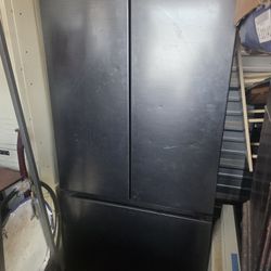 Samsung 33" French Doors Smart Refrigerator 
