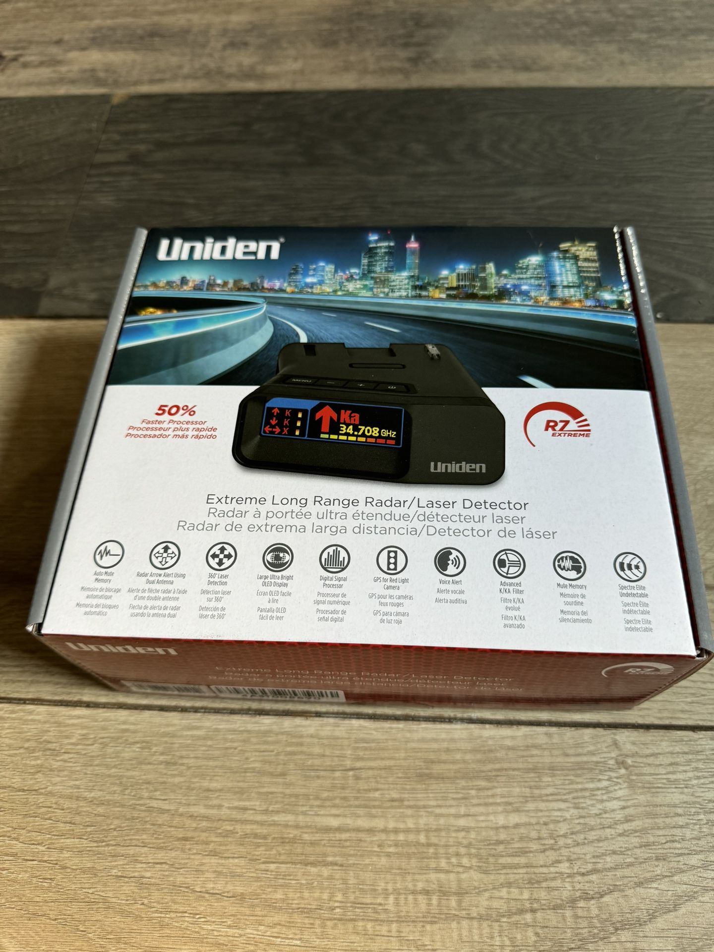 Uniden R7 OLED-Display Extreme Long-Range Laser/Radar Detector with GPS and Threat Direction, R7