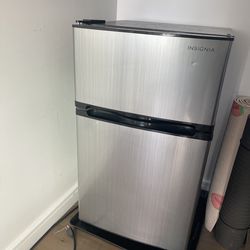 Mini Fridge with Freezer