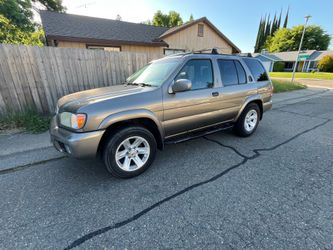2003 Nissan pathfinder SE automatic 4X4