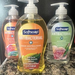 Softsoap Hand Soap 🔹 $2