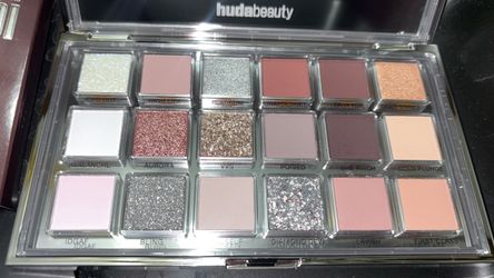 Huda beauty icy nude pallet