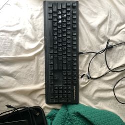 Used Steel Series Apex M750