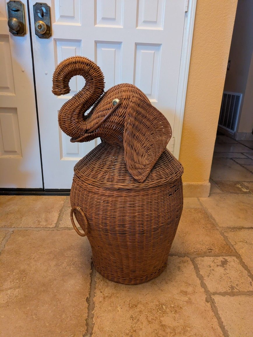 Vtg Whimsical Elephant Basket "Mario Lopez Style" Great Decor
