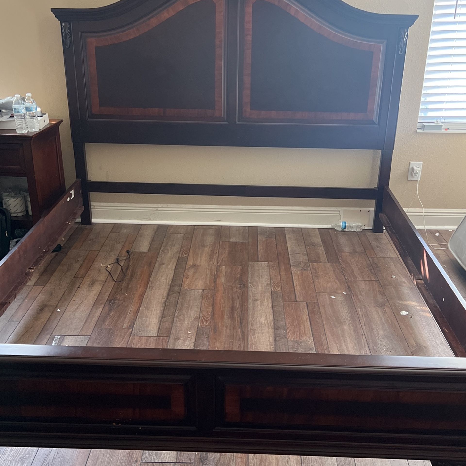 King Size Bed In Good Condition