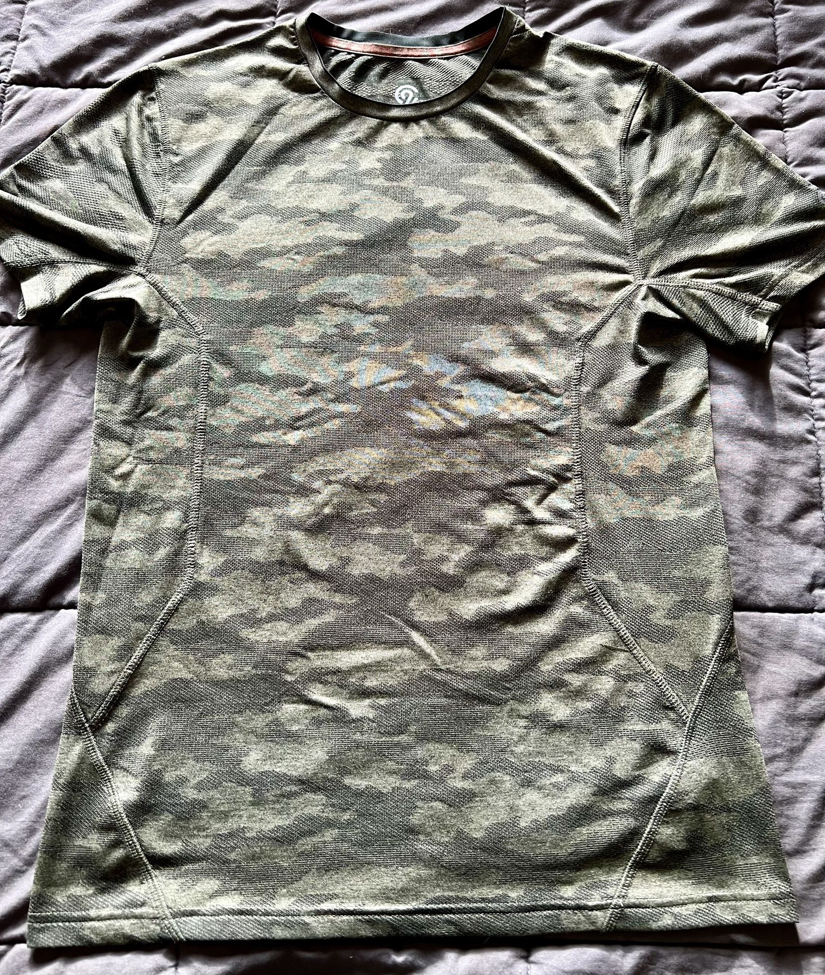 Men’s Small Camo Camouflage CrossFit T Shirt Quick Dry Fitted 