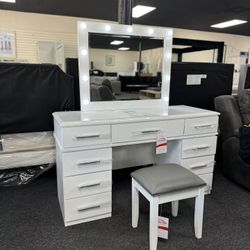 White LED Vanity. 🚚WE DELIVER🚚