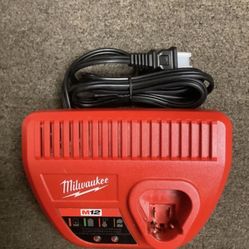 Milwaukee M12 Charger