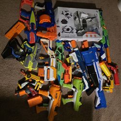 Children's guns in perfect condition, some have bullets included, for an excellent price, there is also a drone, This sale also includes the cars