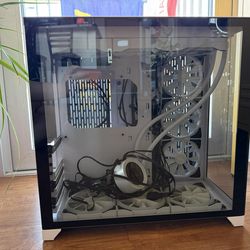 Lian Li O11 Dynamic and NZXT RGB Kraken Z73 AIO