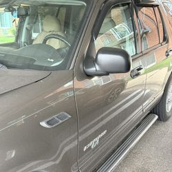 2005 Ford Explorer