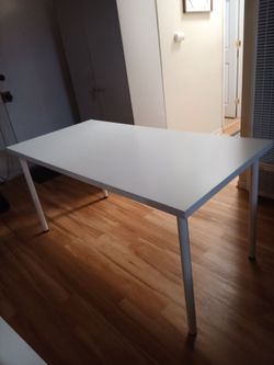 IKEA DESK