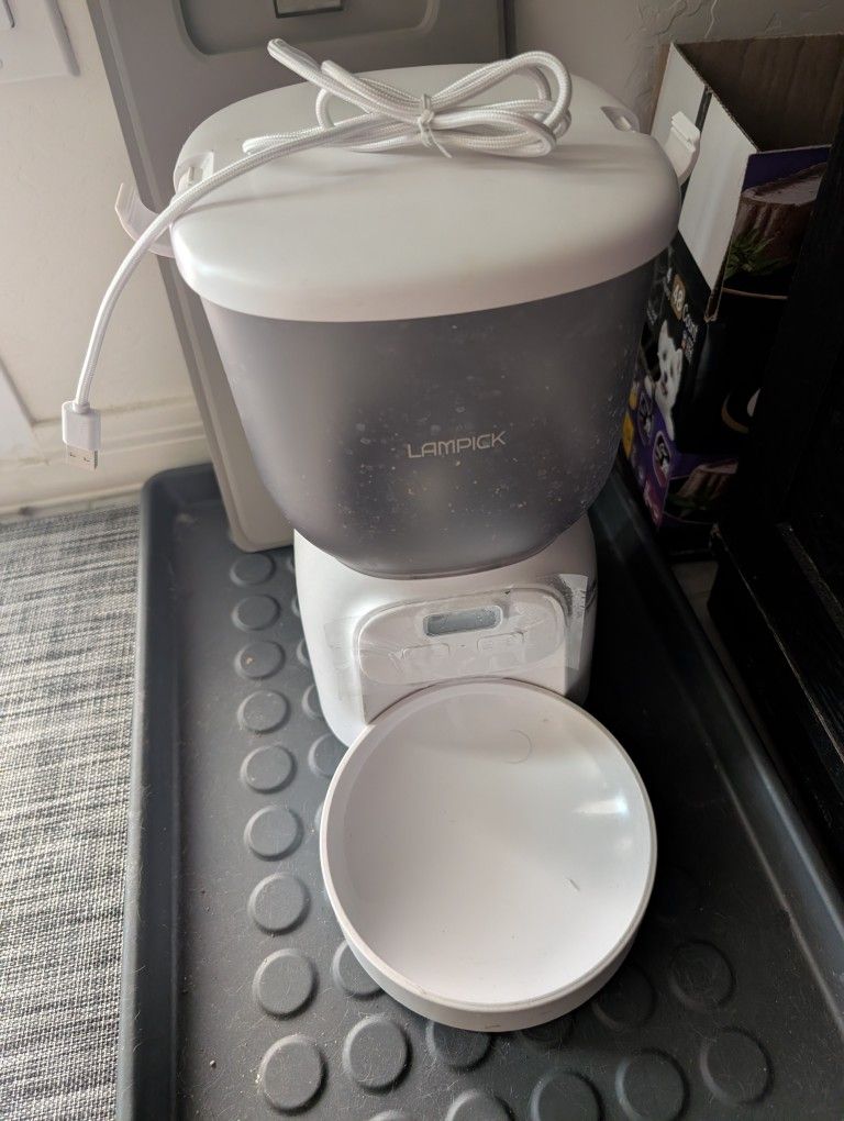 Small Animal Automatic Feeder