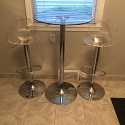 Adjustable Bar Table/Pub table & 2 Barstools