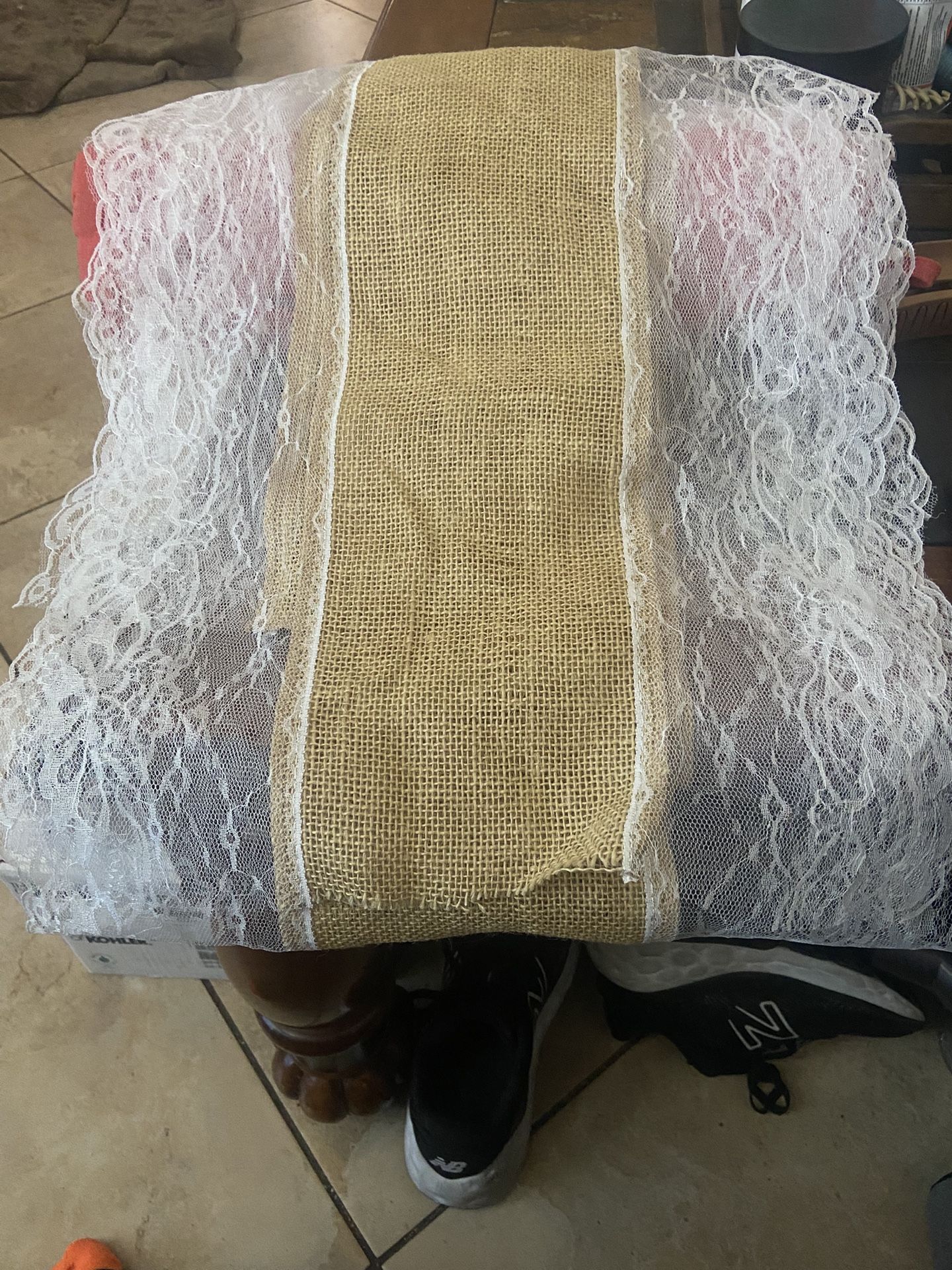 Burlap and lace Table runners (13)