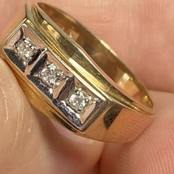 10kt Solid Gold & Diamond  Ring Size 10.25 Sizable