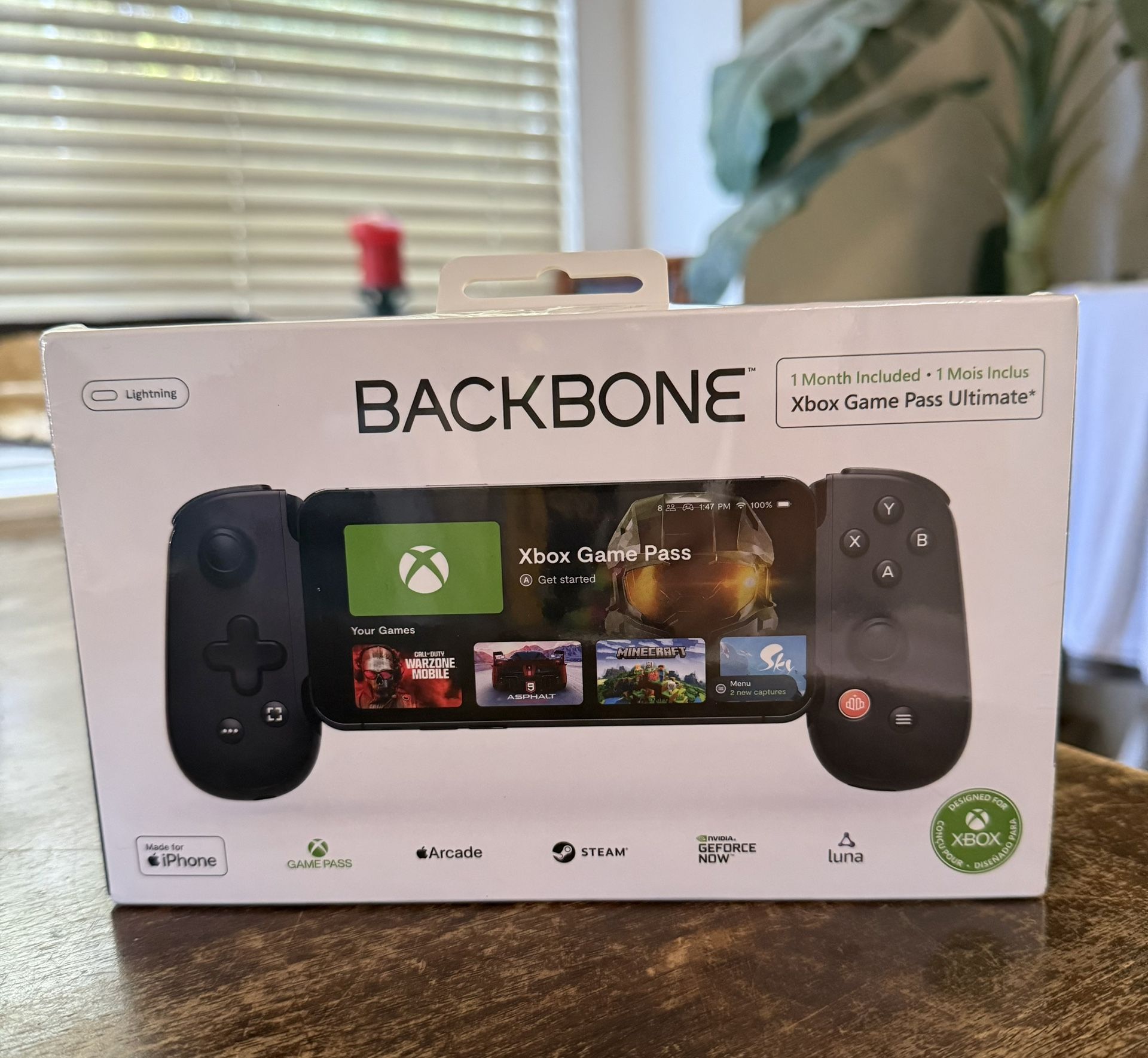 BACKBONE for iPhone Xbox w/lightning Cable & 1 Month Xbox Game Pass Ultimate Included