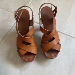 Candie’s Cataurus Platform Heel; Size 8