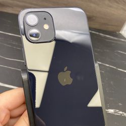 iPhone 12 64gb Unlocked ID: 30384