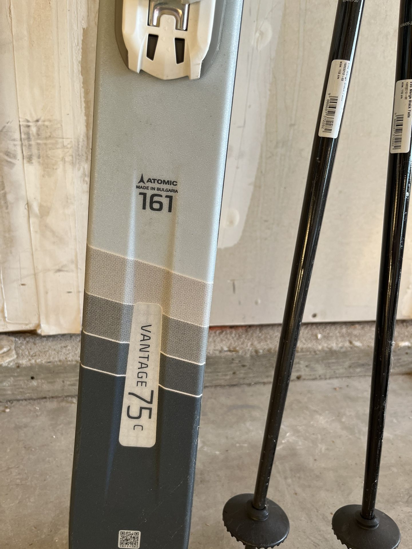 Women’s Skis With Bindings And Poles