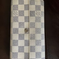 Louis Vuitton Women’s Wallet (retail $1200)  