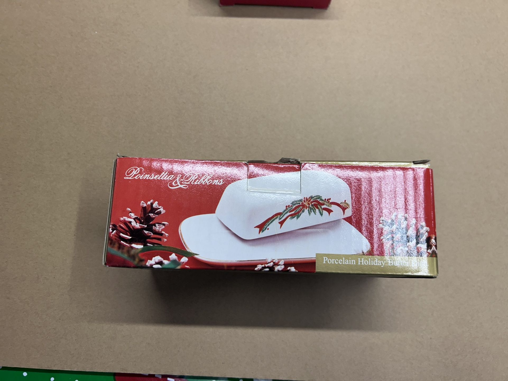 Poinsettia And Ribbons Butter Fish 