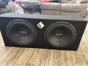 Double 12in subwoofer.