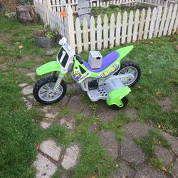 Power Wheels Dirt Bike