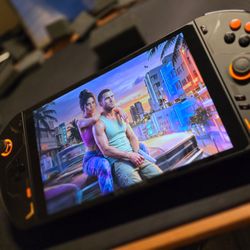 ONEXPLAYER 2 (1TB, 32GB LPDDR5 RAM) *TRADE*